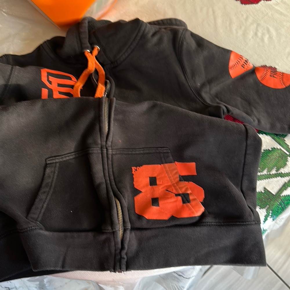 Giants pink sweater